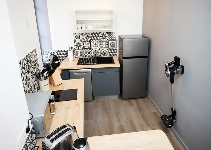 N1 Des Etudes Cosy Duplex Netflix Balcon Conciergeriedamecarcas